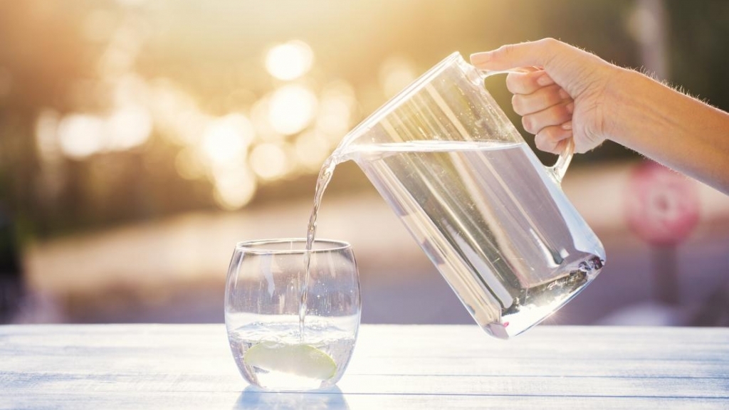 9 sai lầm khi uống nước nhiều người hay mắc phải