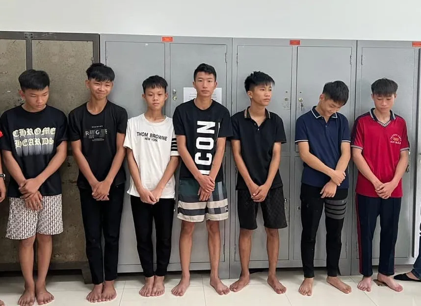 Các đối tượng được triệu tập. Ảnh: HP22 Công an Hải Phòng.