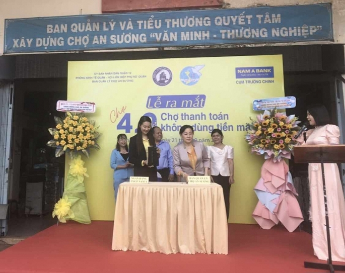 Ngân hàng Nam Á và Ban Quản lý chợ An Sương đã ký kết hợp tác trong việc phát triển thanh toán không dùng tiền mặt tại chợ ( Ảnh VD)