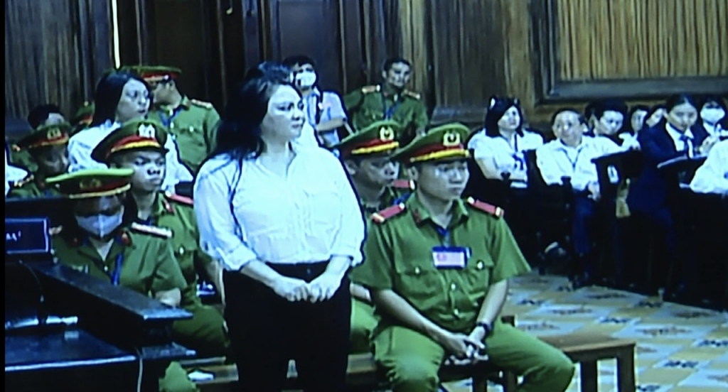 Bị cáo Nguyễn Phương Hằng bị tuyên phạt 3 năm tù