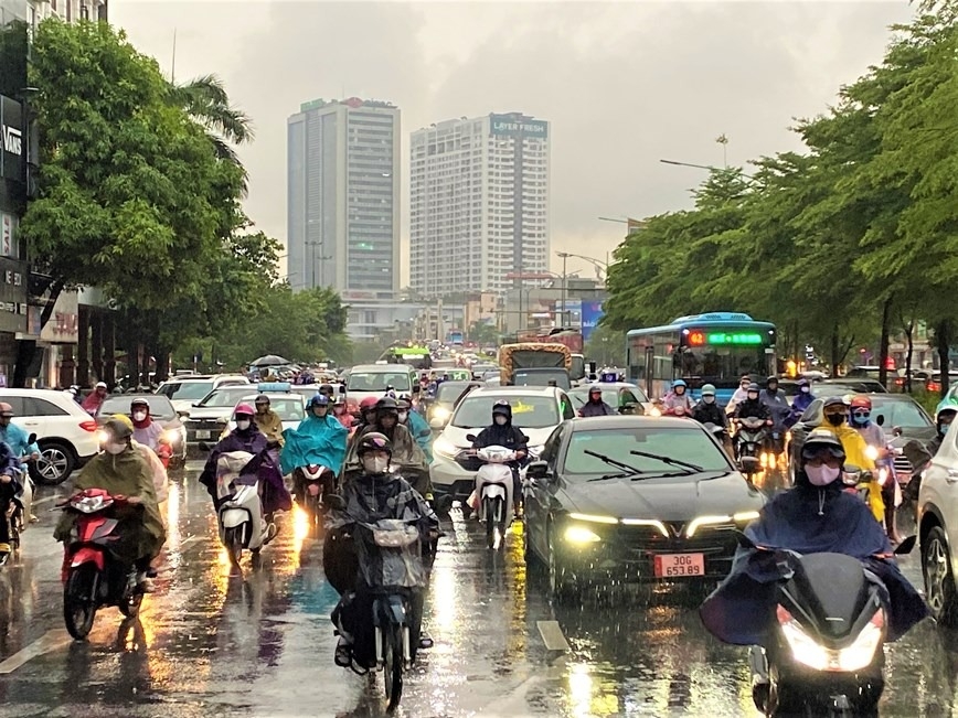 Dự báo thời tiết ngày 24/9/2023: Hà Nội ngày nắng nóng, chiều tối và đêm có mưa rào