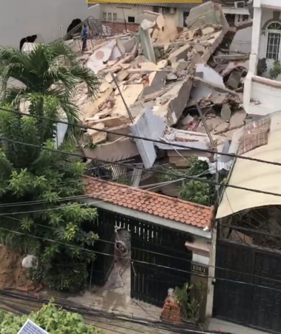 Hiện trường căn nhà bị sập tại quận Bình Thạnh