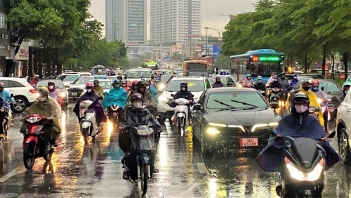 Dự báo thời tiết ngày 25/9/2023: Hà Nội mưa dông rải rác, đề phòng lốc sét và gió giật mạnh