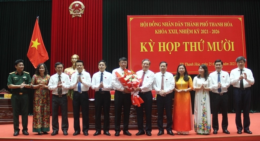 Ông Trần Anh Chung được bầu giữ chức Chủ tịch UBND TP Thanh Hóa