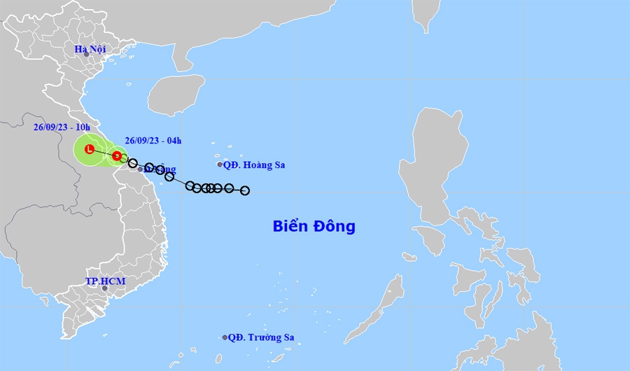 Áp thấp nhiệt đới trên đất liền các tỉnh Quảng Trị - Thừa Thiên Huế, miền Trung đang mưa lớn