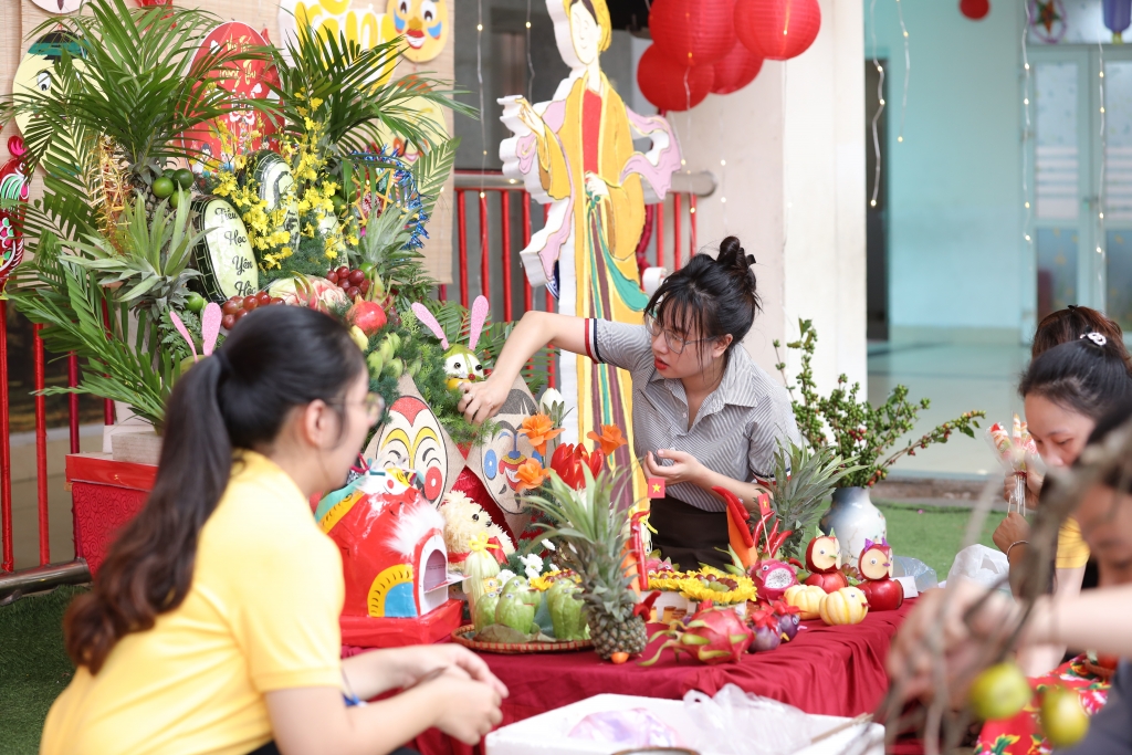 Đấu giá tranh gây quỹ ủng hộ học sinh khuyết tật, có hoàn cảnh khó khăn