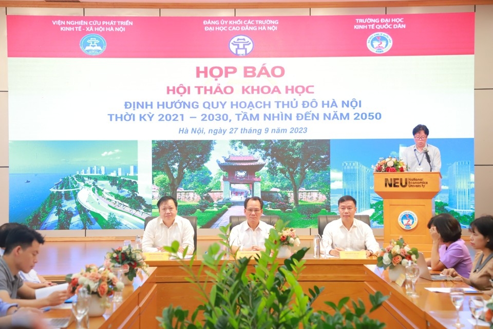 Hơn 350 đại biểu tham dự Hội thảo khoa học định hướng quy hoạch Thủ đô Hà Nội