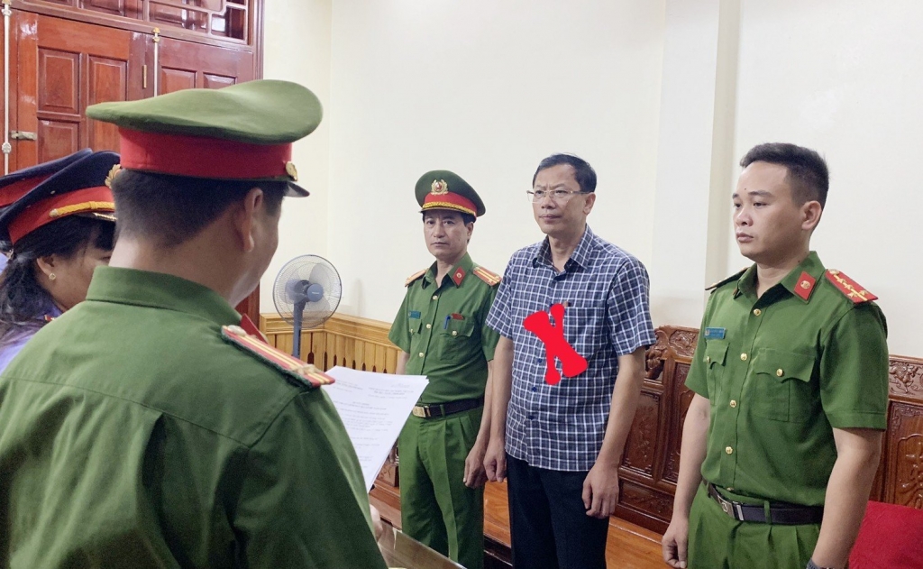 Cơ quan CS ĐT tiến hành bắt giữ và khám xét nơi làm việc của Nguyễn Giang Quân (ảnh CATH)