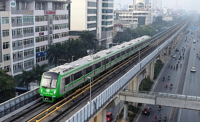 Theo các chuyên gia, đường sắt đô thị được cho là “chìa khóa”, là giải pháp hữu hiệu đối với vấn đề giao thông đô thị tại Hà Nội hiện nay. Ảnh: TN