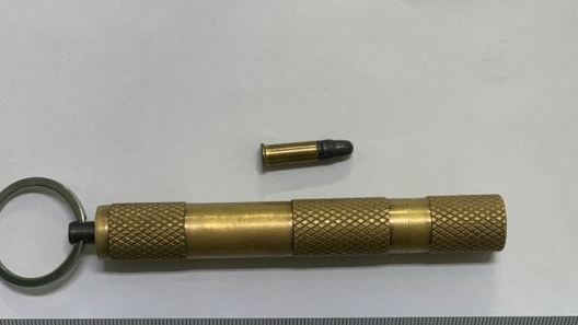 Cảnh báo về mối nguy hiểm của súng "bút"