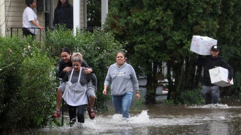 Mỹ ban bố tình trạng khẩn cấp tại New York vì ngập lụt