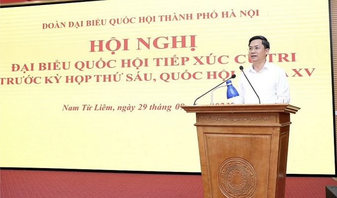 Phó Chủ tịch UBND TP Hà Nội Hà Minh Hải trả lời kiến nghị của cử tri quận Nam Từ Liêm, Hà Nội. 	Ảnh: Vân Hà