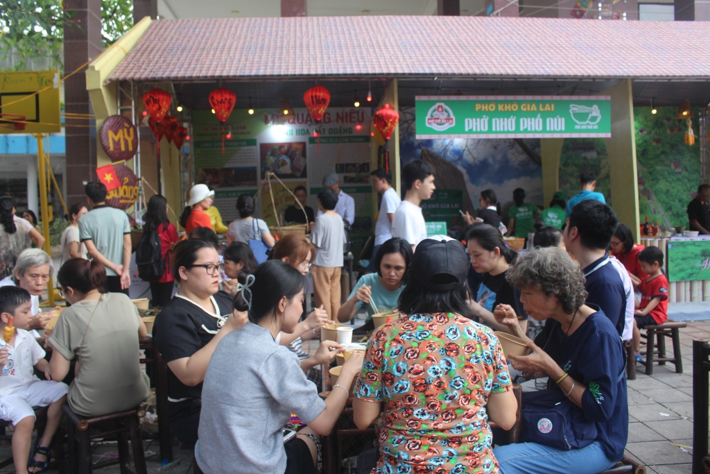 Lần đầu tiên tổ chức “Festival Thu Hà Nội” vượt chỉ tiêu, đón khoảng 80.000 lượt khách