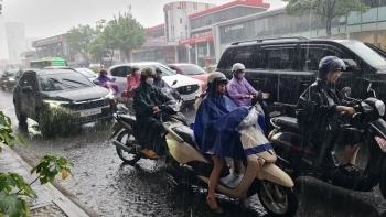 Dự báo thời tiết 10 ngày tới: Hà Nội sắp đón mưa dông sau chuỗi ngày nắng nóng
