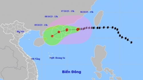 Diễn biến mới nhất về cơn bão số 4: di chuyển theo hướng Tây, biển động dữ dội