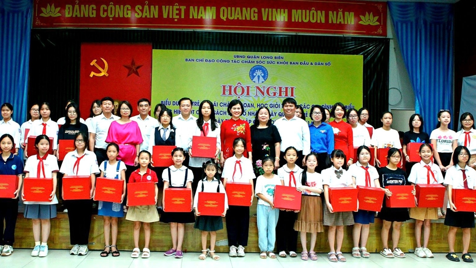 Quận Long Biên, Hà Nội: Biểu dương trẻ em gái chăm ngoan, học giỏi