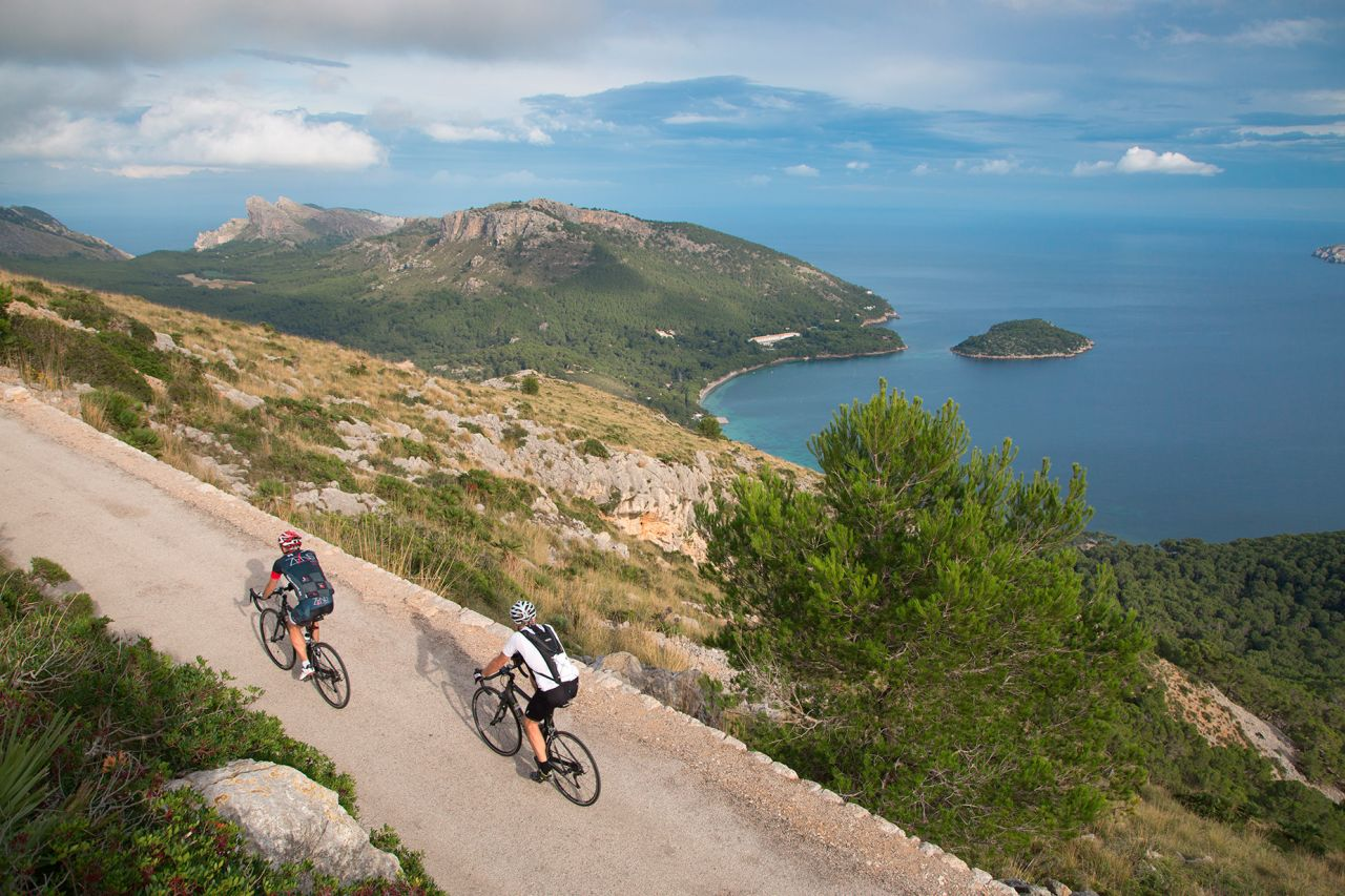 M&amp;ugrave;a thu l&amp;agrave; thời điểm ho&amp;agrave;n hảo để đạp xe ở Mallorca. Nguồn: CNN