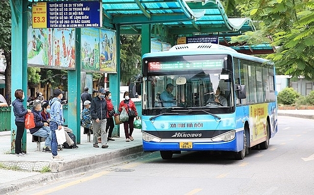 Vận tải hành khách công cộng Hà Nội “hút” khách nhờ cải thiện chất lượng. Ảnh: T. Hà