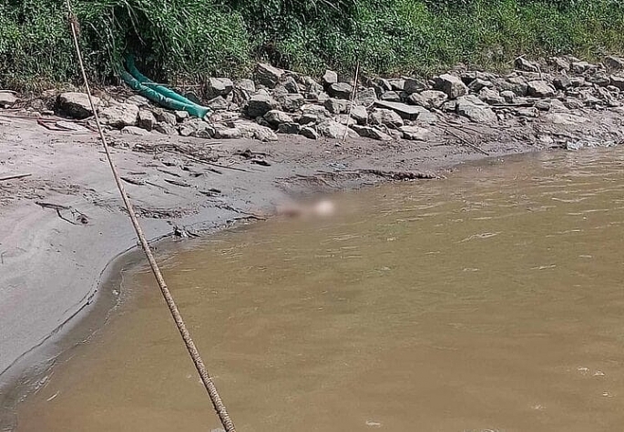 Phát hiện thi thể nữ giới không nguyên vẹn trên sông Hồng