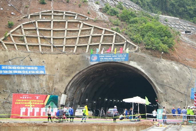 Hầm Thần Vũ trên thành phần dự án cao tốc Diễn Châu - Bãi Vọt chính thức thông (Ảnh Hoàng Phạm)