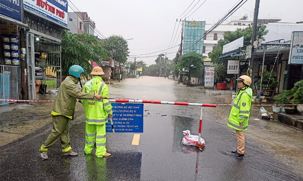 Thông tin mới nhất về tình hình thiệt hại do mưa lũ ở miền Trung