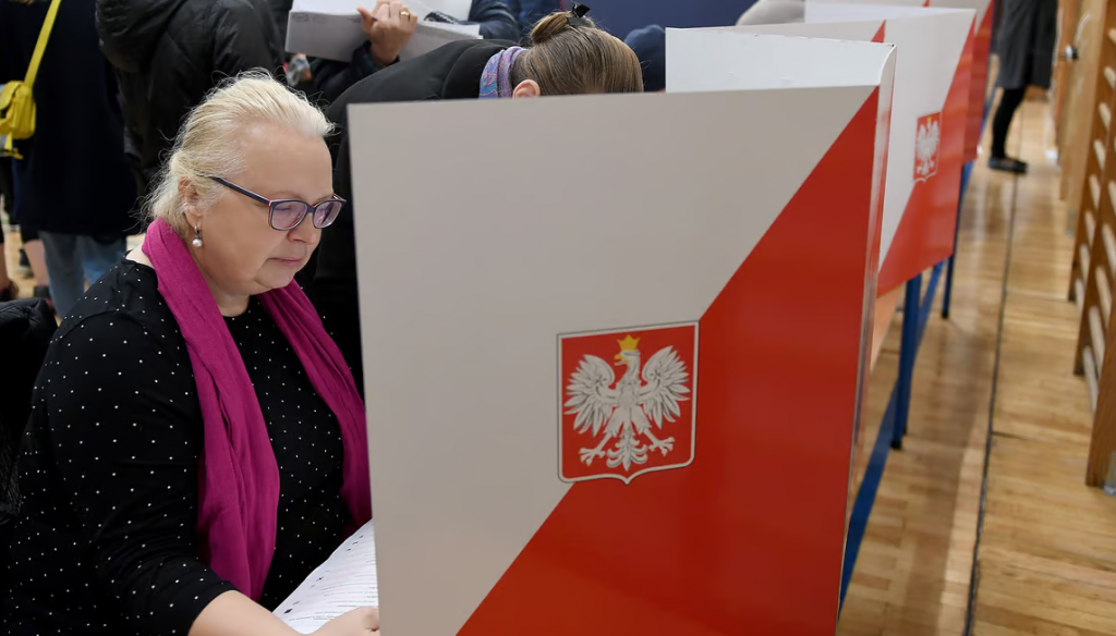 Ba Lan bắt đầu bầu cử quốc hội khóa mới