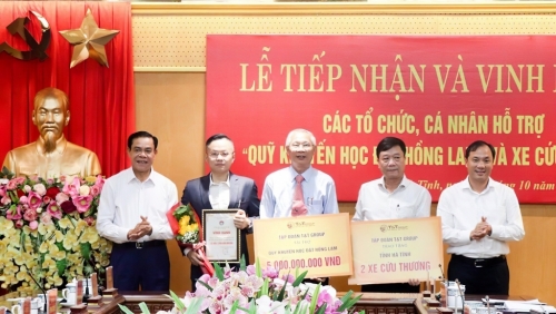 T&T Group hỗ trợ 5 tỷ đồng mở cánh cửa cho học sinh nghèo Hà Tĩnh vào đại học