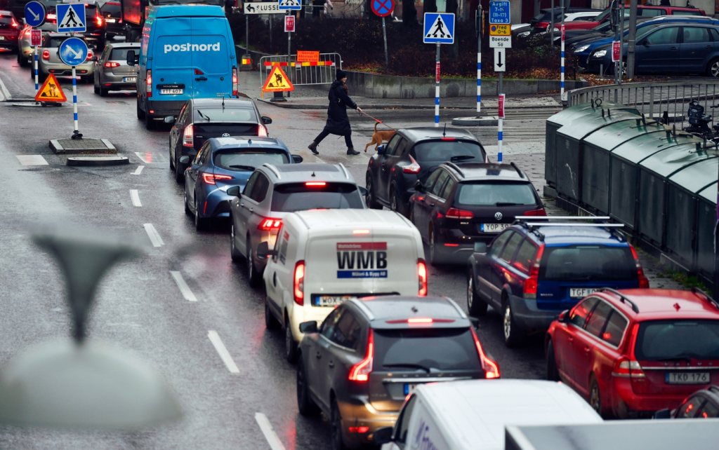 Thụy Điển: Stockholm mạnh tay cấm xe xăng dầu để bảo vệ môi trường