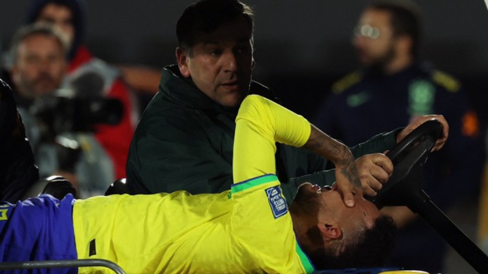 Đội tuyển Brazil nhận tin dữ về Neymar