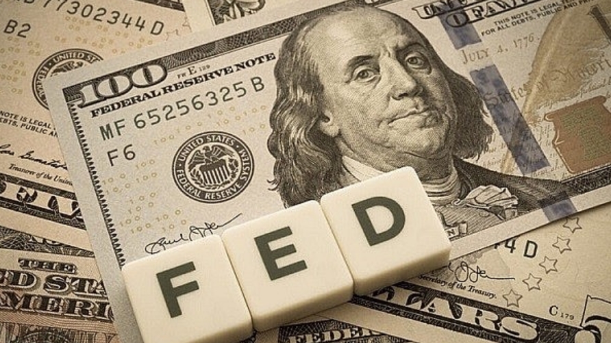 Cục Dự trữ liên bang Mỹ ra tín hiệu về việc tạm dừng tăng lãi suất