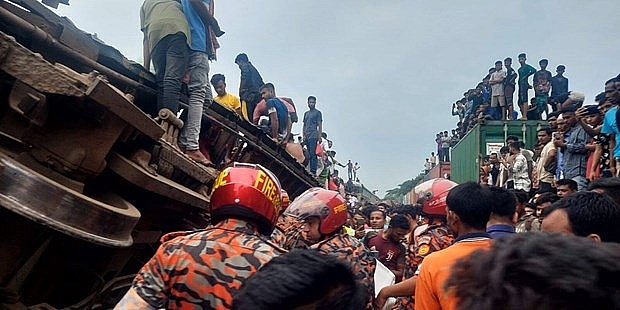 hiện trường vụ tai nạn tàu hỏa. (Nguồn: Indian Express)