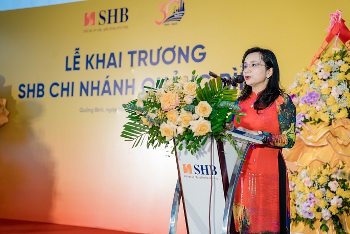 Phát biểu tại Lễ khai trương, Tổng Giám đốc Ngô Thu Hà nhấn mạnh SHB Quảng Bình sẽ hoạt động an toàn, hiệu quả, phát triển vững mạnh đóng góp vào sự phát triển kinh tế xã hội của tỉnh nói riêng và cả nước nói chung