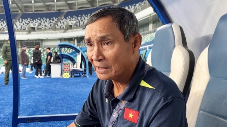 HLV Mai Đức Chung nói gì sau thất bại đáng tiếc của đội tuyển nữ Việt Nam