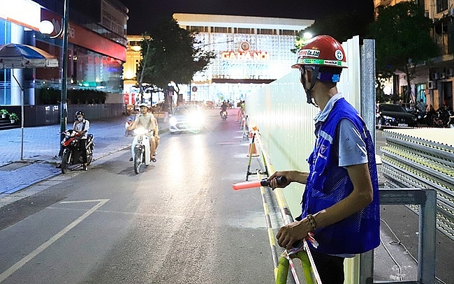 Hà Nội phân luồng giao thông phục vụ thi công ga ngầm S12 trên đường Trần Hưng Đạo. Ảnh: Minh Đức