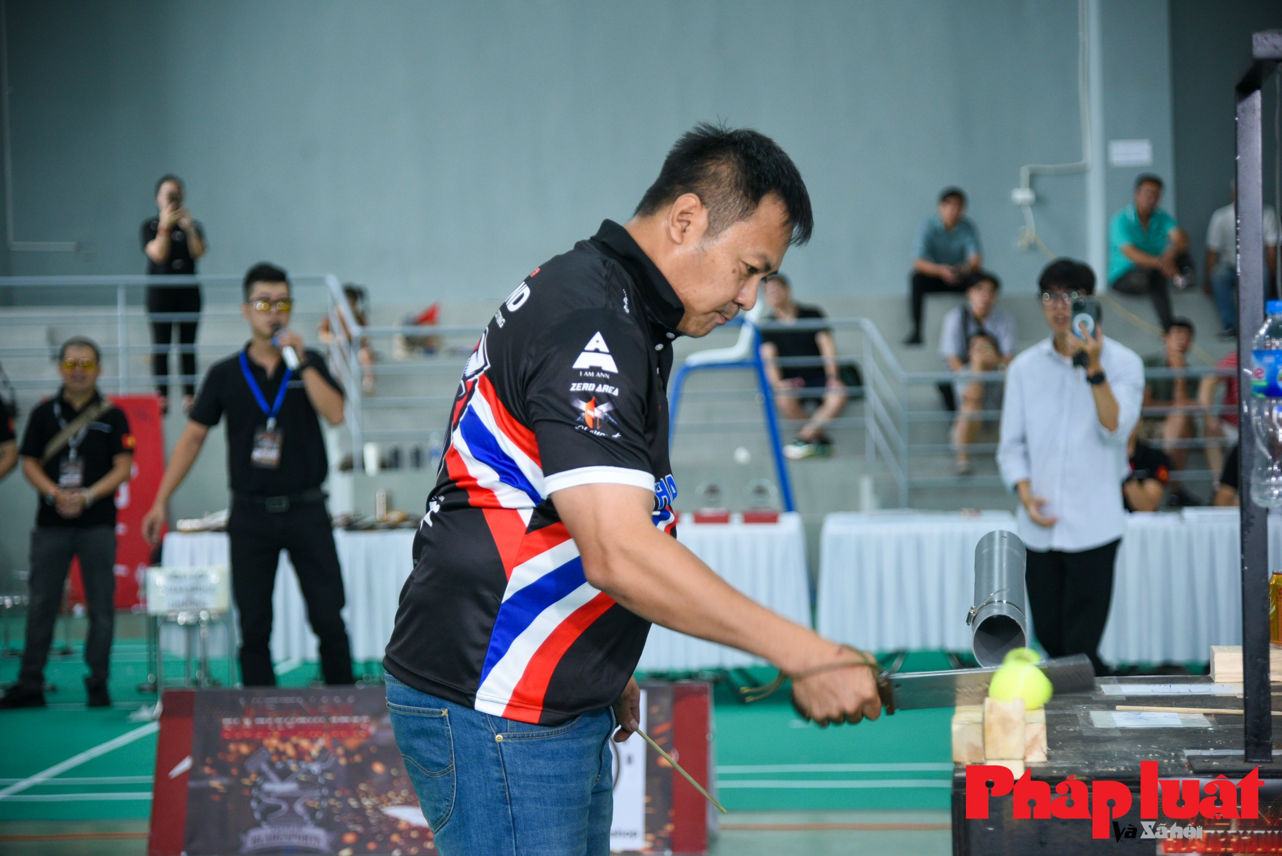 Thợ rèn thủ công Việt Nam thi tài tại hội thi Blade Show duy nhất ở Việt Nam