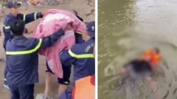 Cảnh sát kịp thời cứu sống một nam thanh niên nhảy cầu Nhật Tân