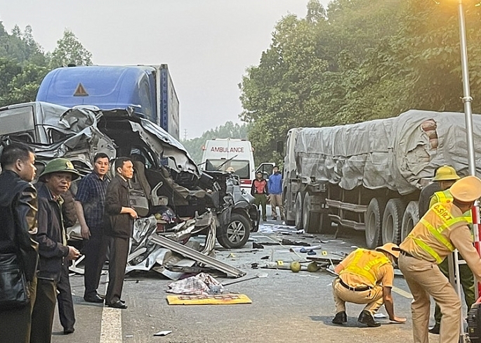 Tai nạn nghiêm trọng ở Lạng Sơn khiến 5 người chết, 9 người bị thương