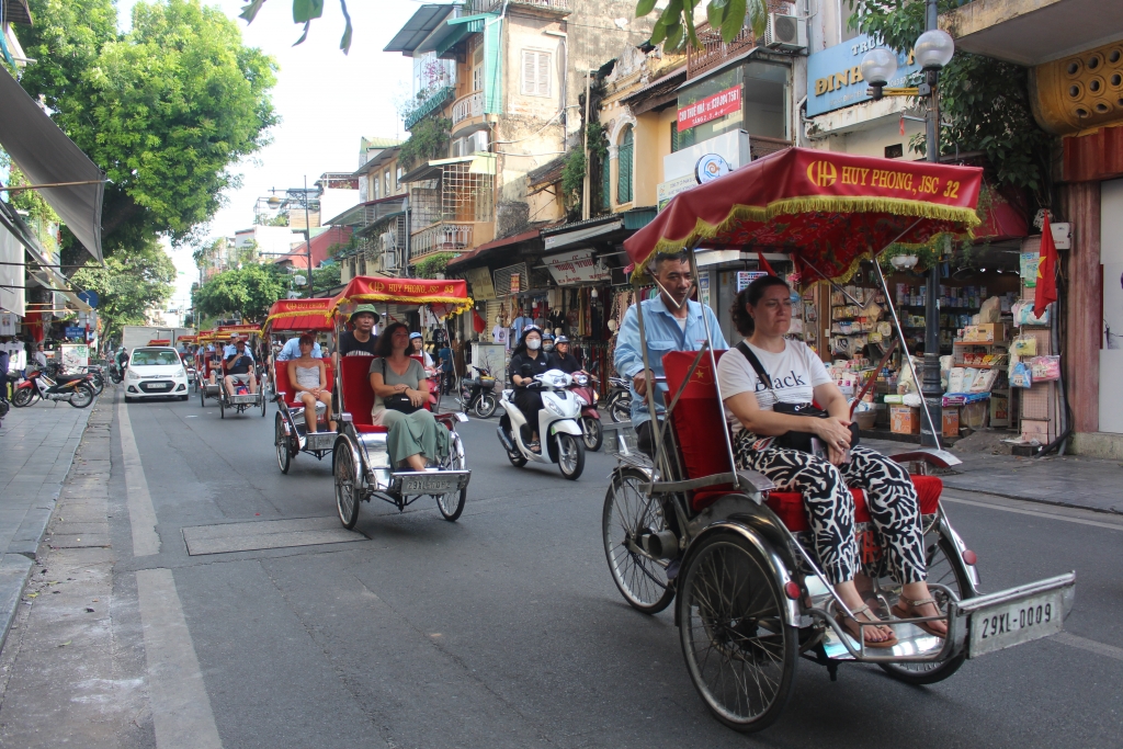 Du lịch Hà Nội sắp cán đích 4 triệu lượt khách quốc tế