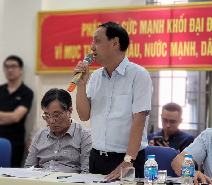 Ông Nguyễn Anh Dũng, Phó Giám đốc Tổng Công ty điện lực Hà Nội phát biểu ý kiến tại buổi làm việc.
