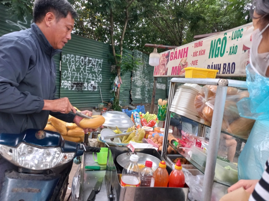 Khi thực khách “ngó lơ” nguy cơ mất an toàn vệ sinh từ thức ăn đường phố