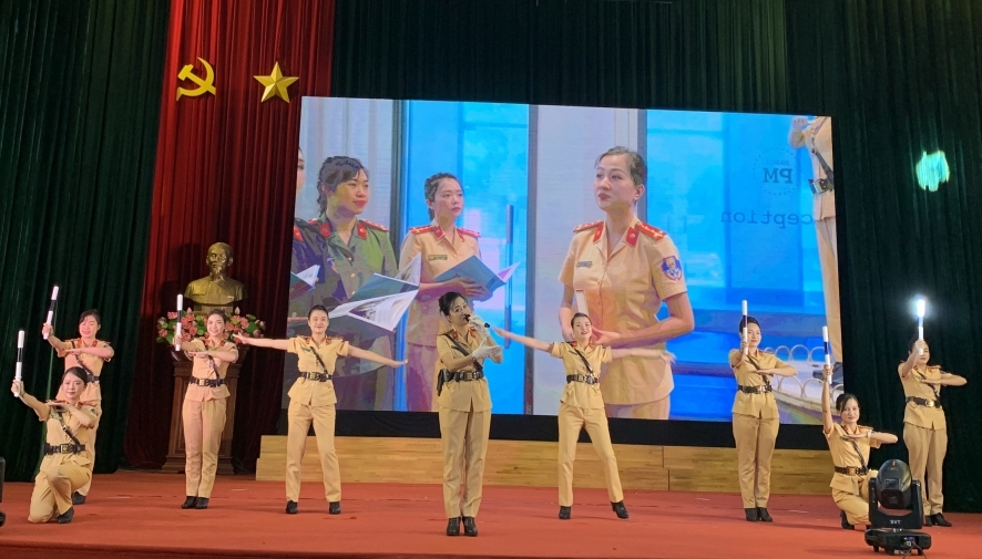 Hội Liên hiệp Phụ nữ TP Hà Nội hưởng ứng Ngày Pháp luật Việt Nam