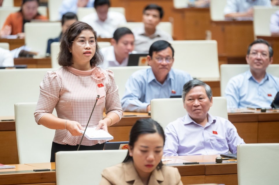 Bộ trưởng Bộ Nội vụ Phạm Thị Thanh Trà: Lương nhân viên trường học còn rất thấp