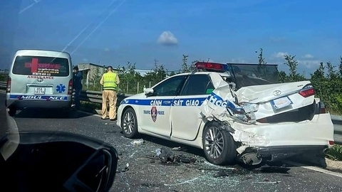 Thông tin chính thức vụ xe cứu thương đâm vào xe CSGT trên cao tốc