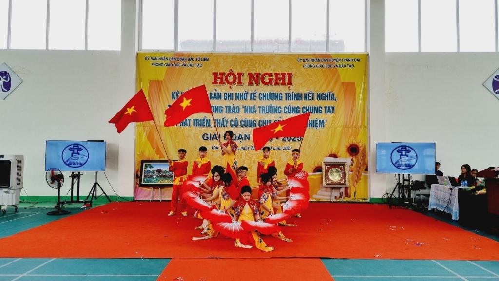 Rút ngắn khoảng cách chất lượng giáo dục của trường học nội thành và ngoại thành Hà Nội