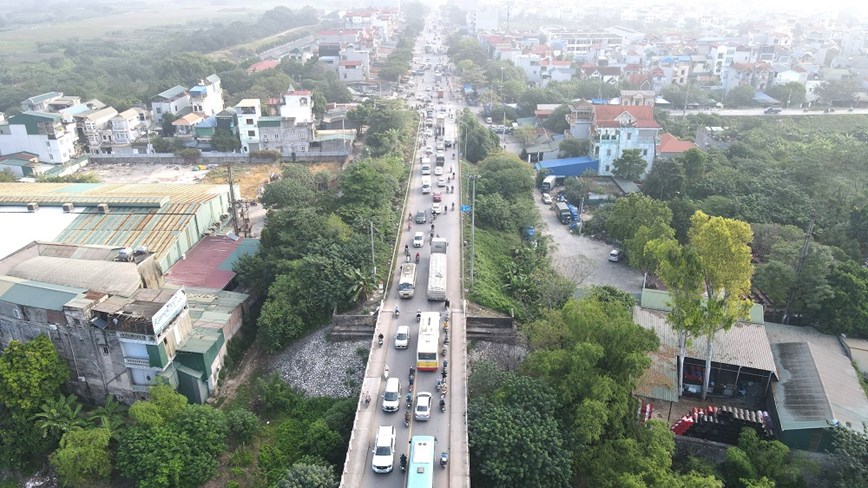 Hà Nội: Điều chỉnh giao thông điểm đen ùn tắc đầu cầu Mai Lĩnh