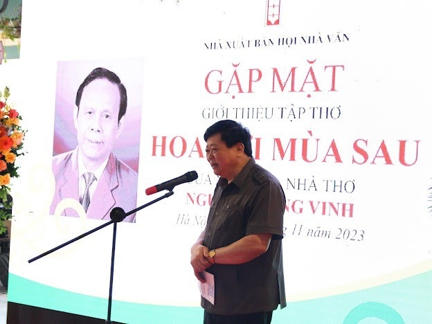 Giới thiệu tập thơ “Hoa đời mùa sau” của thi sĩ Nguyễn Hồng Vinh “Hoa đời mùa sau” - tập thơ vừa hiện thực, vừa lãng mạn của thi sĩ Nguyễn Hồng Vinh