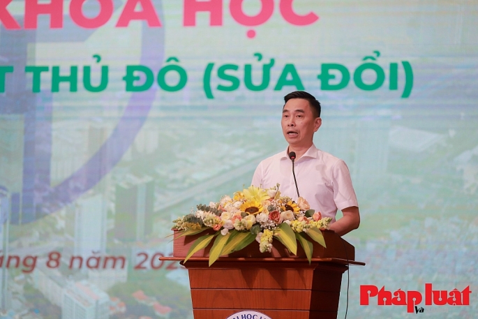 PGS.TS. Bùi Hữu Đức - Bí thư Đảng ủy, Chủ tịch Hội đồng Trường đại học Thương mại phát biểu tại Hội thảo góp ý Luật Thủ đô (sửa đổi).	Ảnh: Khánh Huy