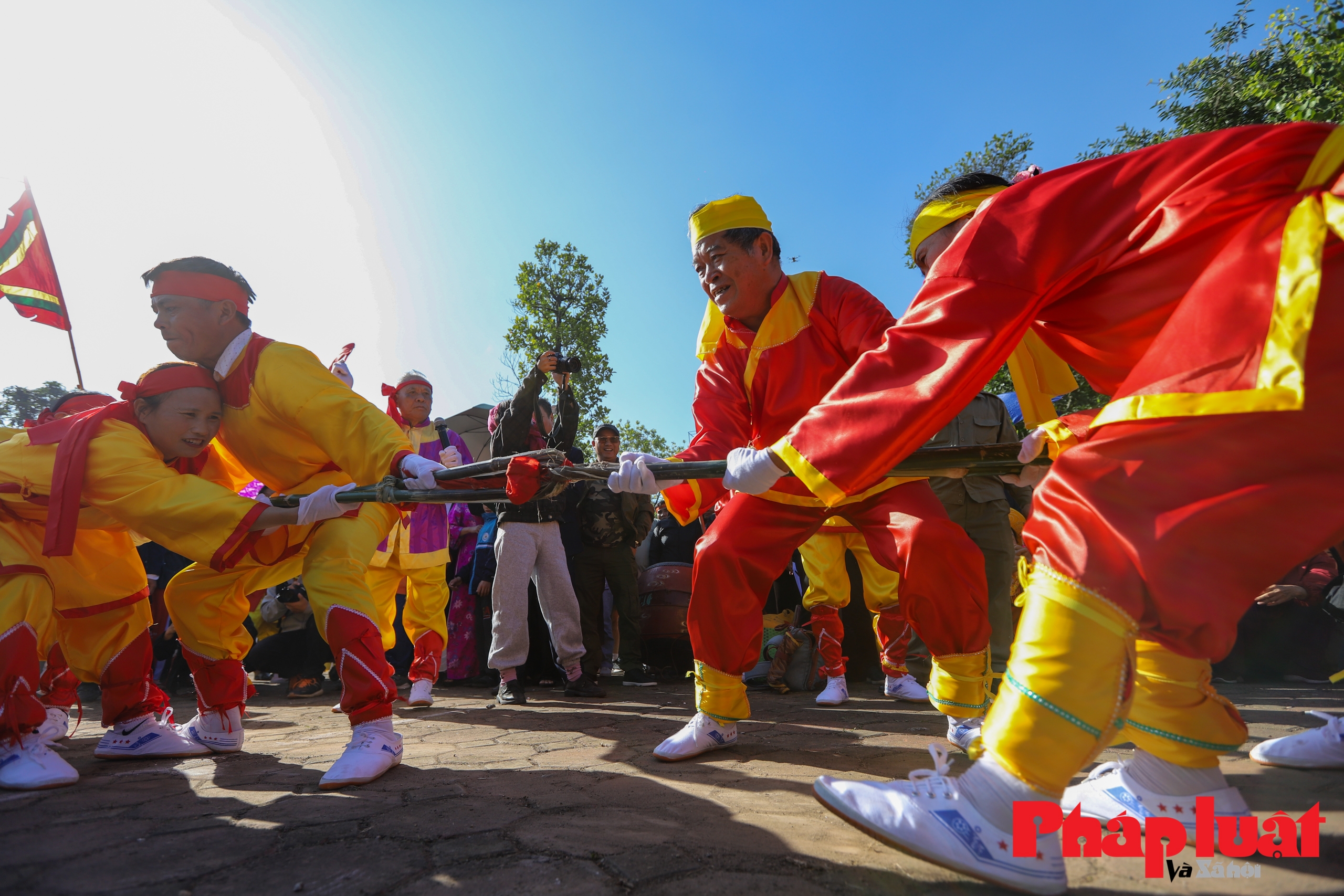 Lần đầu tiên tổ chức liên hoan trình diễn nghi lễ và trò chơi kéo co tại Việt Nam