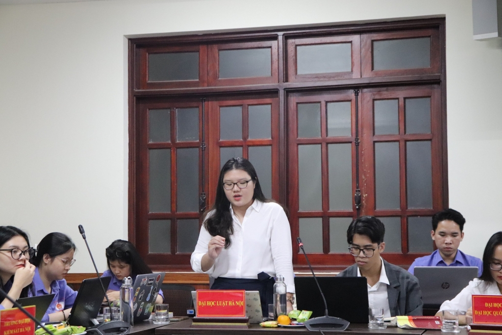Sinh viên khối nội chính tại Hà Nội với lý luận về tội phạm tham nhũng, chức vụ