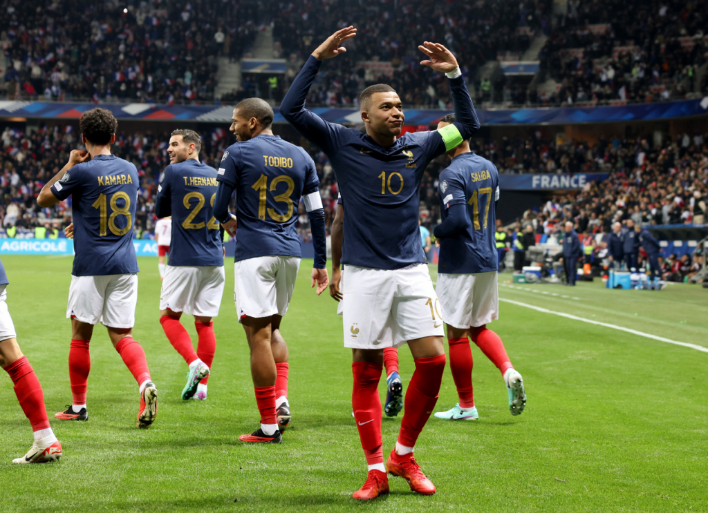 Pháp đi vào lịch sử EURO với chiến thắng kỷ lục 14-0